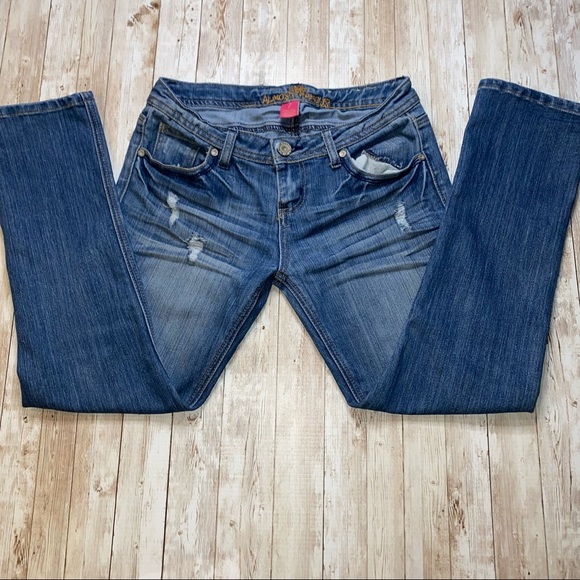 Distressed jeans by Almost Famous - Picture 2 of 4